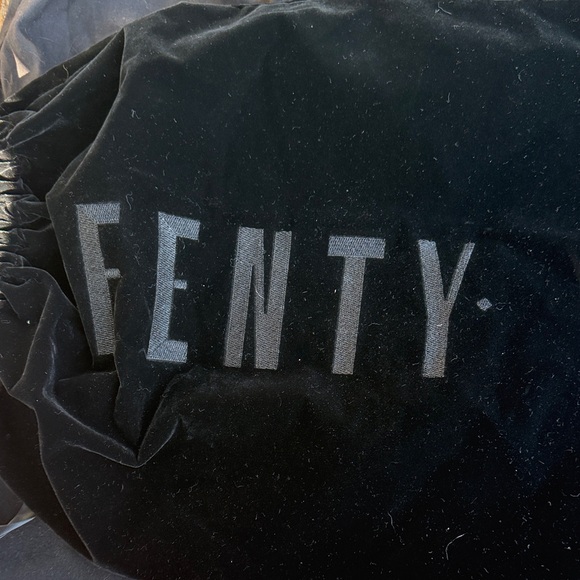 8 Assorted Dust Bags Collection - Picture 3 of 10